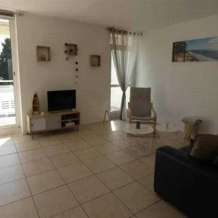 Aiguillon T3 Apartment